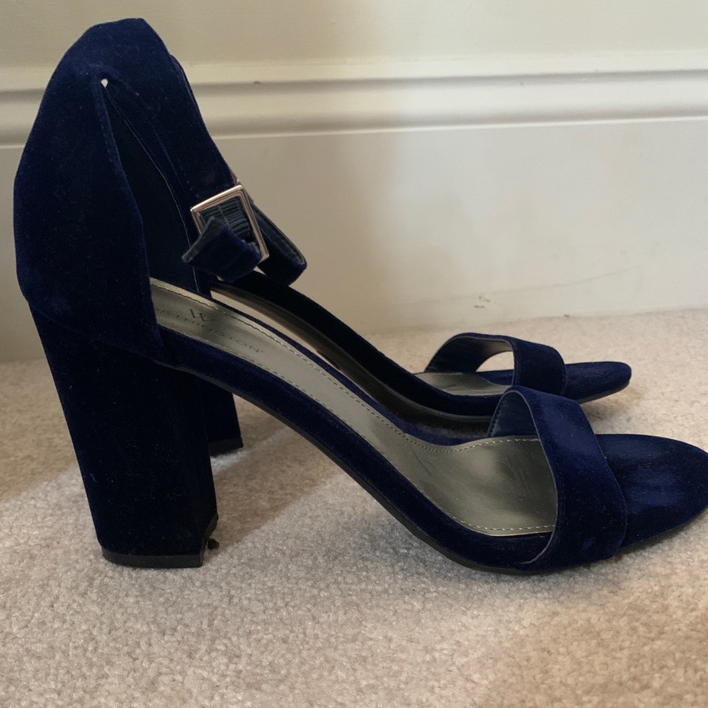 navy blue heels